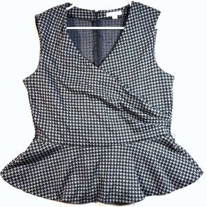 New York Company 14 Houndstooth Peplum V Neck Sleeveless Top Womens Academia